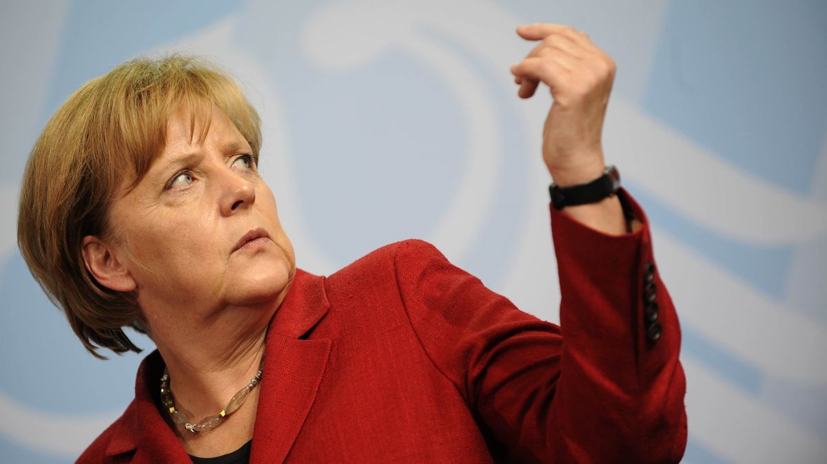 Merkelovou nejde zkorumpovat, říká známý německý novinář